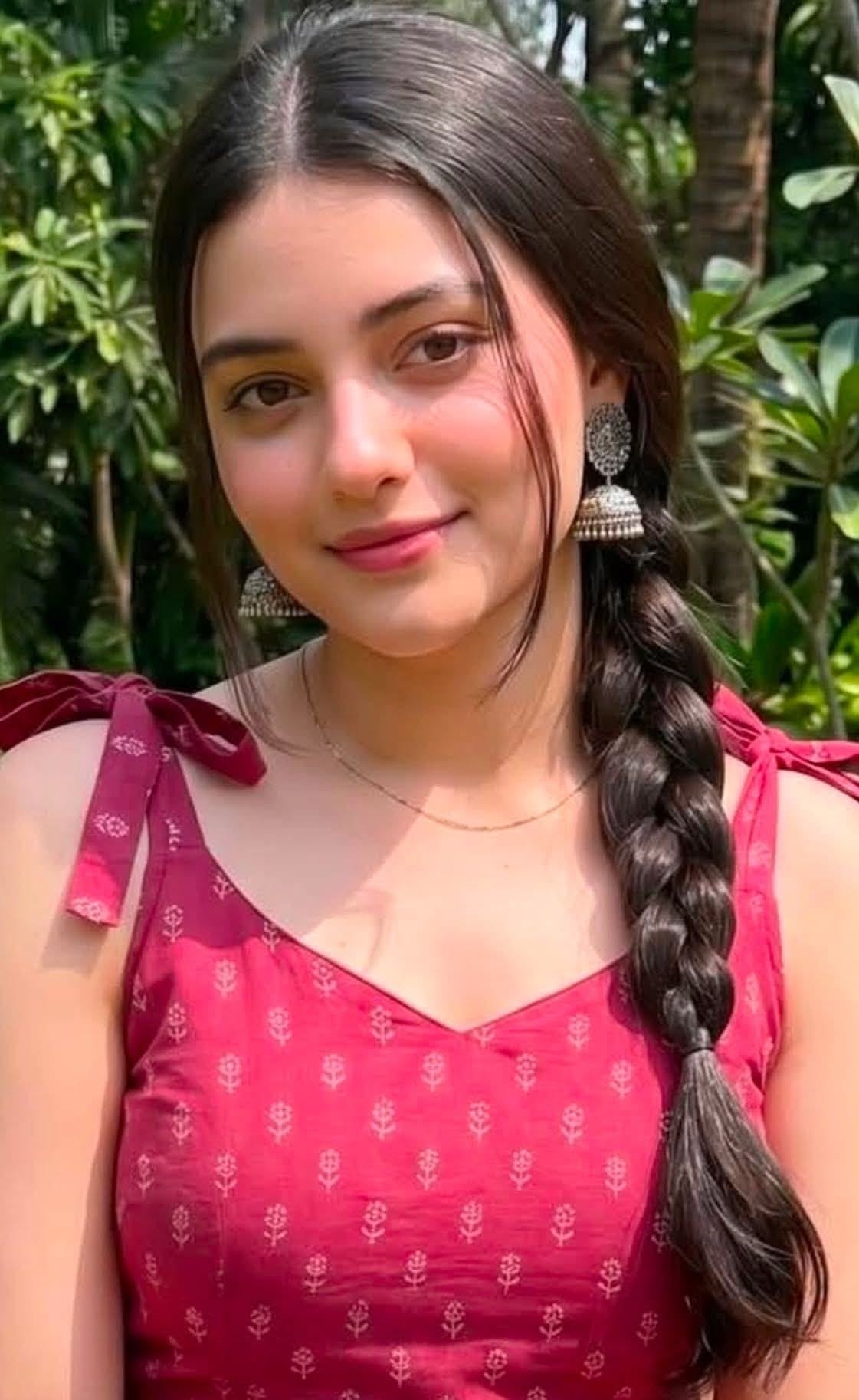 Sia Khanna profile